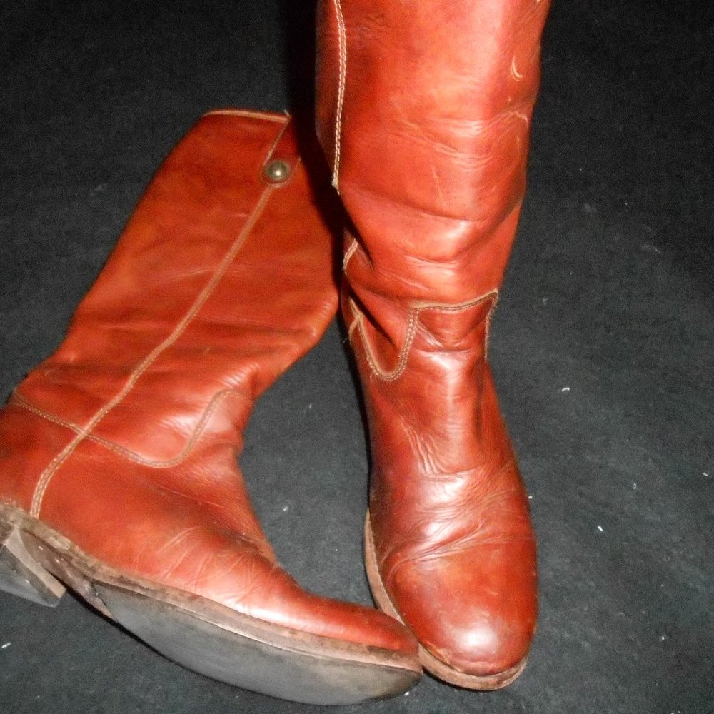 WOMANS FRYE BOOTS SIZE 7.5